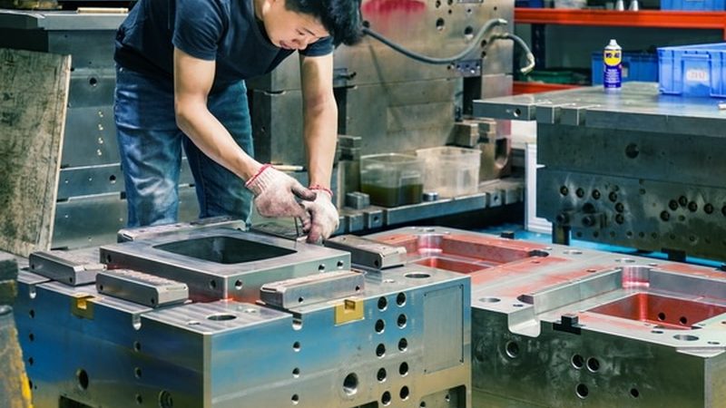 精密模具加工设备与普通设备：揭秘两者间的差异