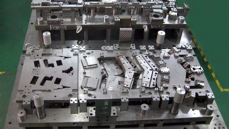 手机外壳拉伸模具定制：揭秘其核心工艺与选型要点**